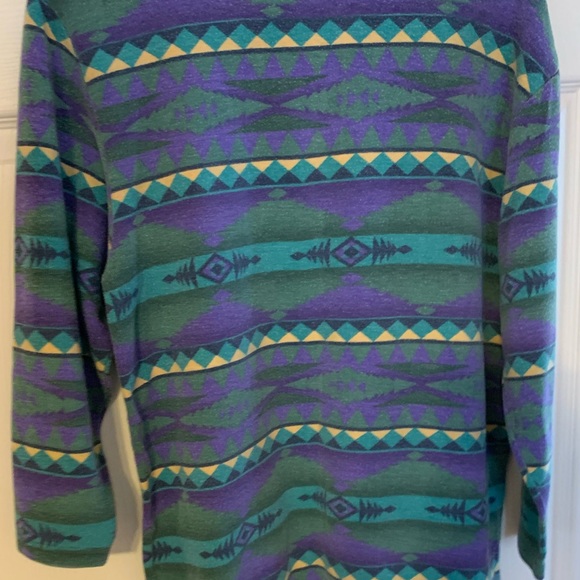 Ladies top - Picture 3 of 5